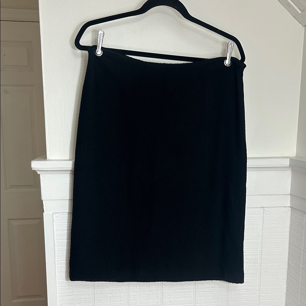 St John Black Wool Rayon Blend Skirt size 12, excellent condition